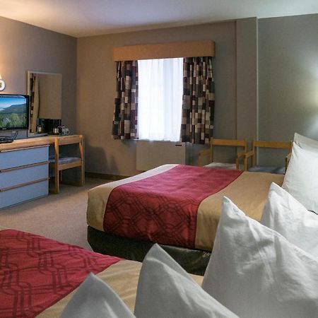 Econo Lodge La Malbaie Extérieur photo