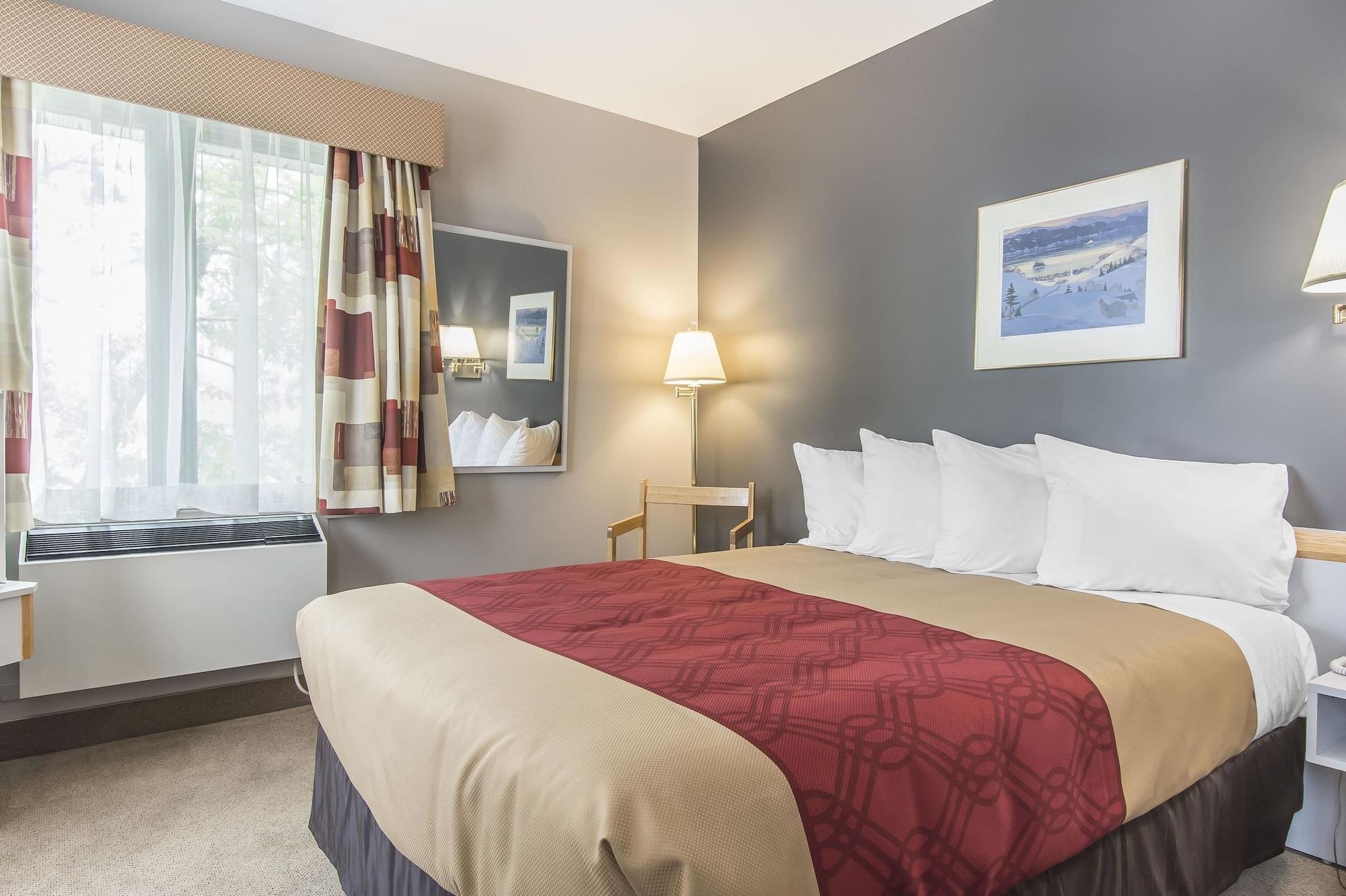 Econo Lodge La Malbaie Extérieur photo
