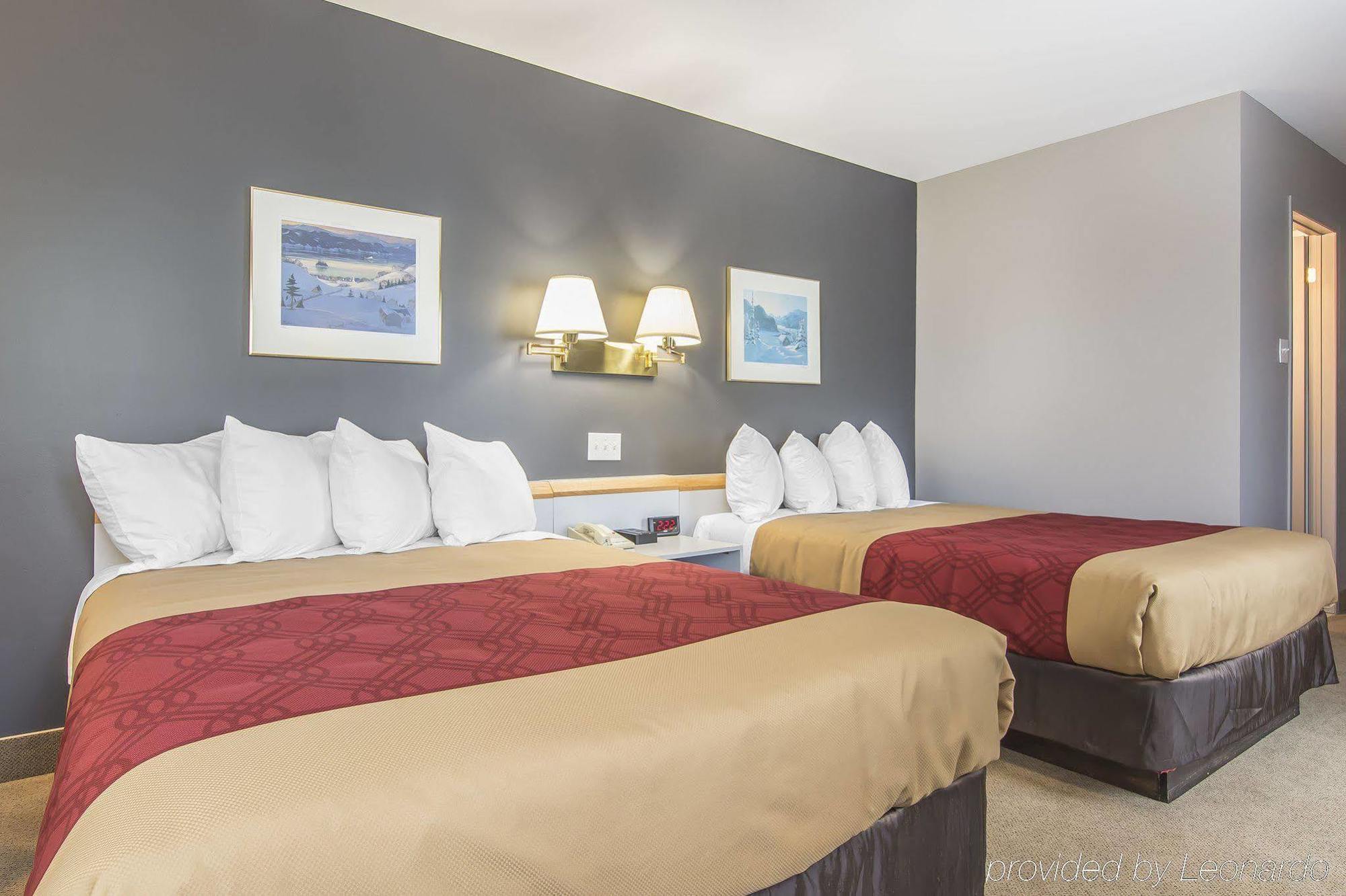 Econo Lodge La Malbaie Extérieur photo