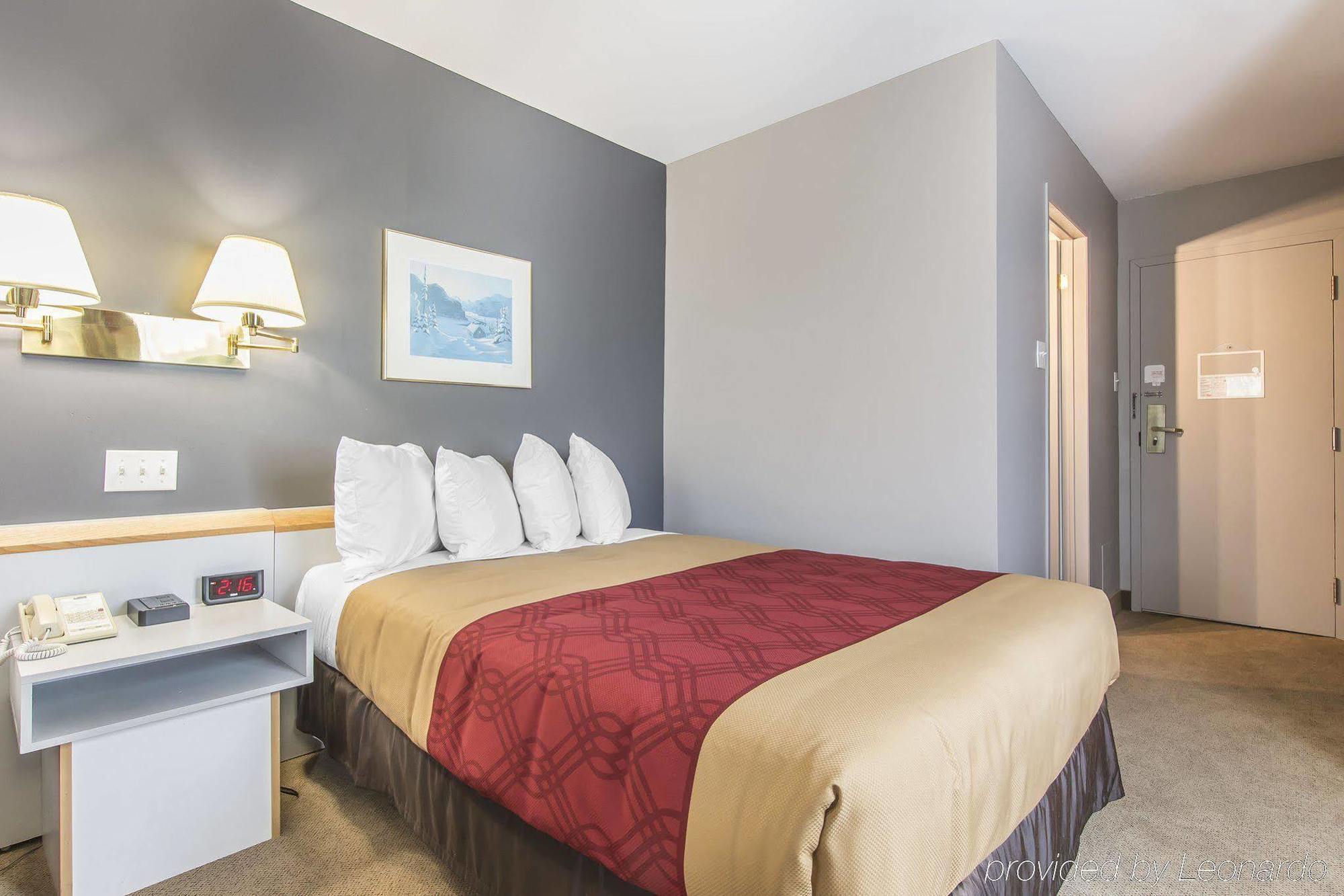 Econo Lodge La Malbaie Extérieur photo