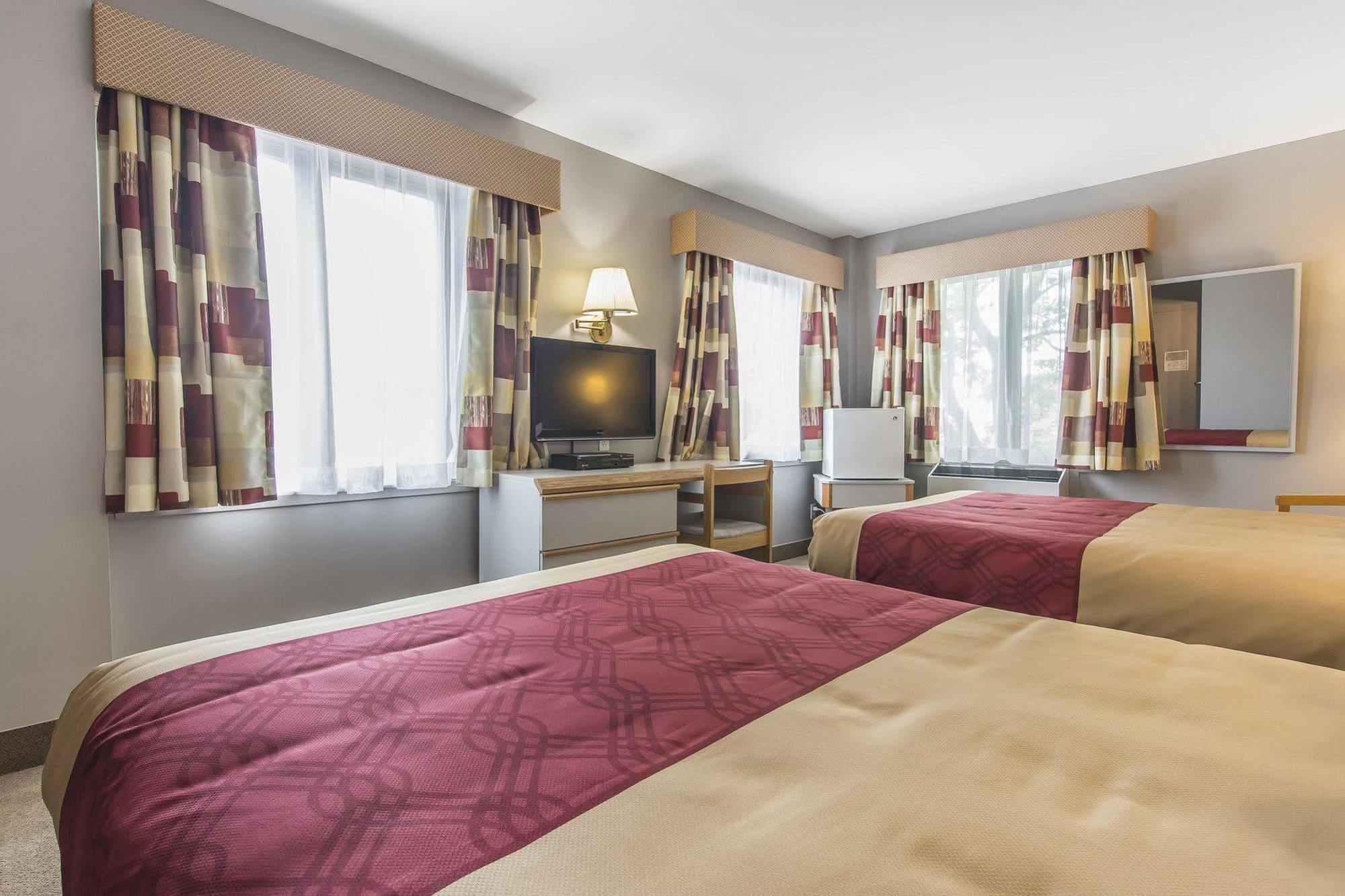 Econo Lodge La Malbaie Extérieur photo