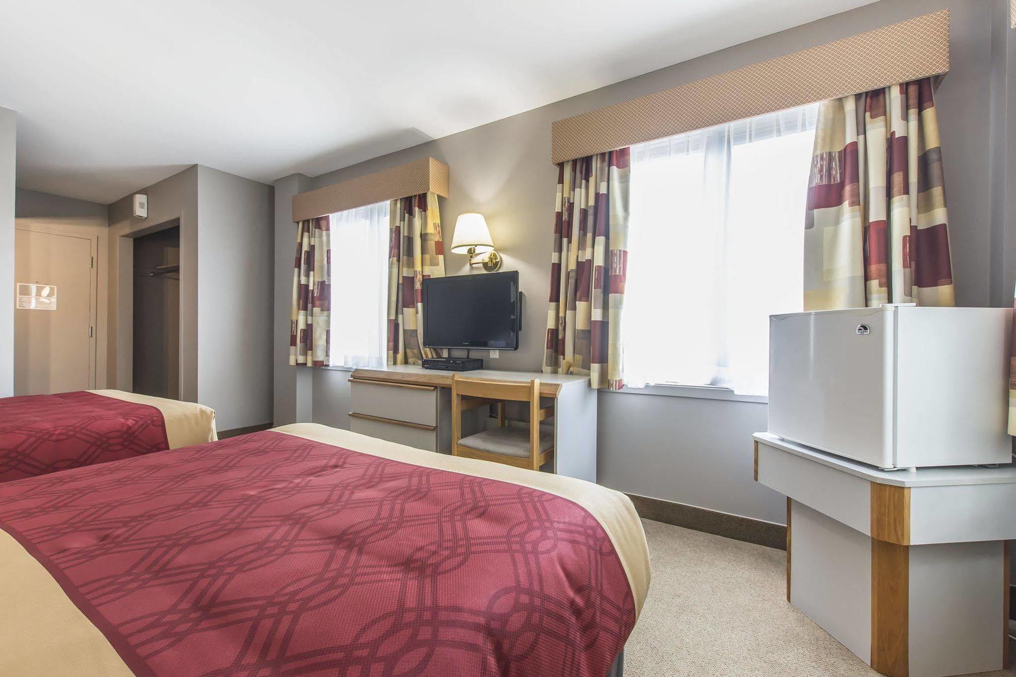 Econo Lodge La Malbaie Extérieur photo